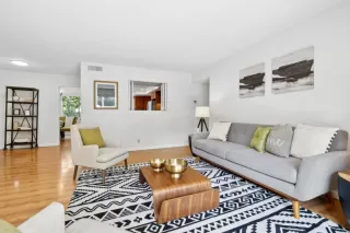 Photo #4: ML82003936 Listing 