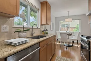 Photo #5: ML82003944 Listing 