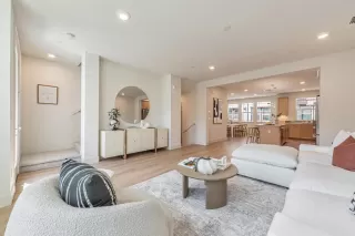 Photo #4: ML82003973 Listing