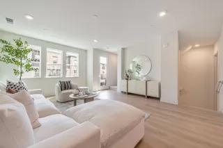 Photo #6: ML82003973 Listing