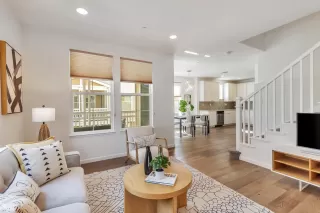 Photo #4: ML82003983 Listing 