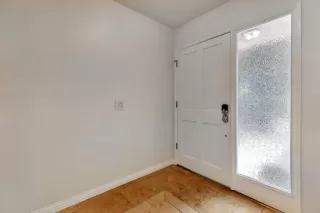 Photo #5: ML82004000 Listing