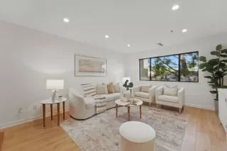 Photo #5: ML82004011 Listing 