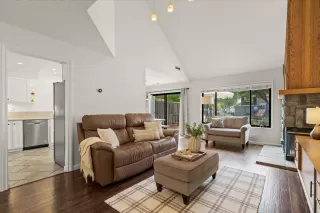 Photo #5: ML82004121 Listing