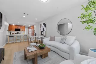 Photo #3: ML82004128 Listing 