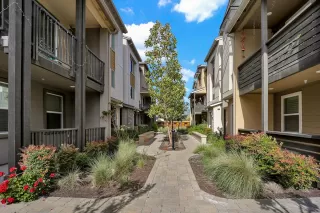 Photo #4: ML82004203 Listing 