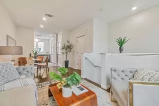 Photo #5: ML82004782 Listing