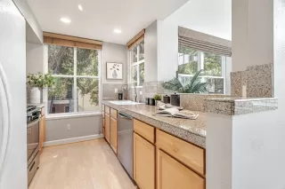 Photo #4: ML82005334 Listing 