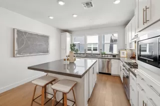 Photo #2: ML82005822 Listing