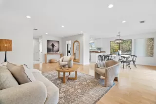 Photo #4: ML82005885 Listing