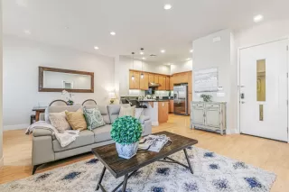 Photo #4: ML82005940 Listing