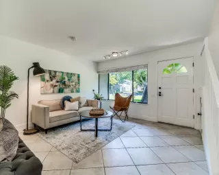 Photo #5: ML82006035 Listing