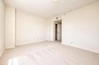 Photo #4: ML82006083 Listing