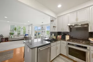 Photo #5: ML82006139 Listing