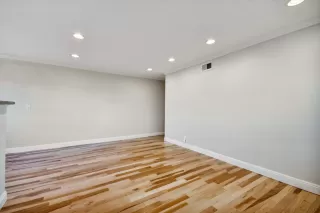 Photo #4: ML82006329 Listing 