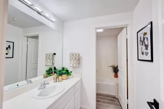 Photo #6: ML82006380 Listing