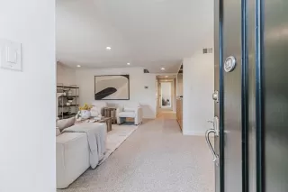 Photo #5: ML82006434 Listing