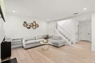 Photo #4: ML82006751 Listing 