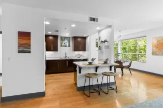 Photo #5: ML82006942 Listing