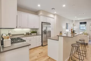 Photo #5: ML82006994 Listing