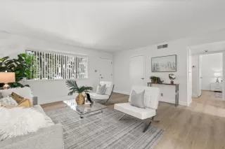 Photo #5: ML82007281 Listing 