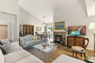 Photo #5: ML82007622 Listing