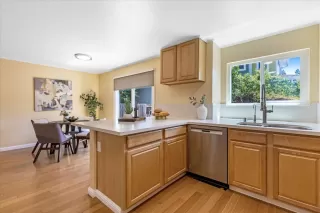 Photo #5: ML82007633 Listing