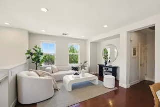 Photo #4: ML82007686 Listing 