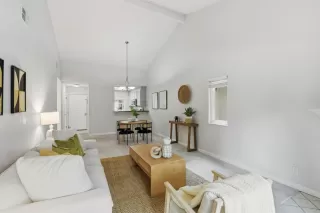 Photo #5: ML82007750 Listing 