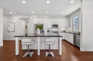 Photo #6: ML82007936 Listing 