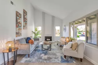 Photo #5: ML82008030 Listing 