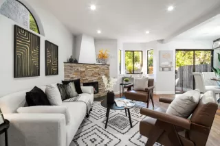 Photo #5: ML82008410 Listing 