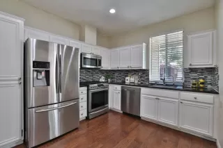 Photo #5: ML82008413 Listing