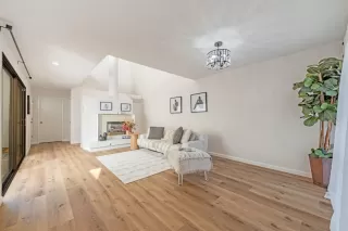 Photo #4: ML82008468 Listing 