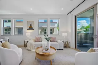 Photo #4: ML82008779 Listing 