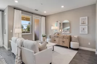 Photo #5: ML82008996 Listing