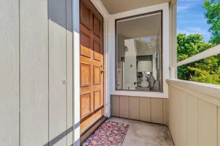 Photo #4: ML82009058 Listing 