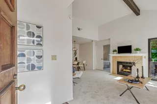 Photo #5: ML82009058 Listing 