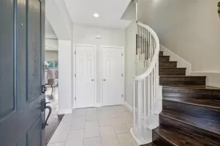 Photo #5: ML82009191 Listing 