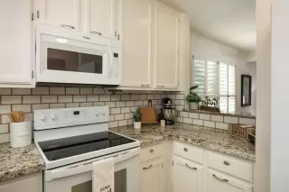 Photo #5: ML82009369 Listing 