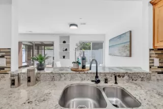 Photo #6: ML82009395 Listing 