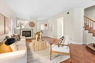 Photo #4: ML82009507 Listing