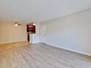 Photo #6: ML82009552 Listing 