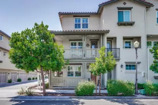 More Details about MLS # ML82009765 : 94 E 2ND ST