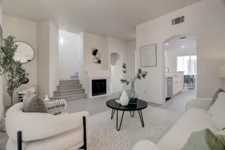 Photo #4: ML82010261 Listing 