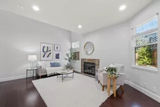 Photo #4: ML82010275 Listing 