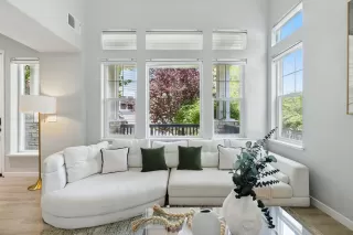 Photo #4: ML82010385 Listing 