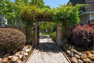 More Details about MLS # ML82010578 : 120 OAK RIM WAY 10