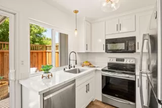 Photo #5: ML82010578 Listing 