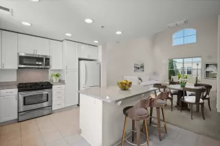 Photo #5: ML82010737 Listing 